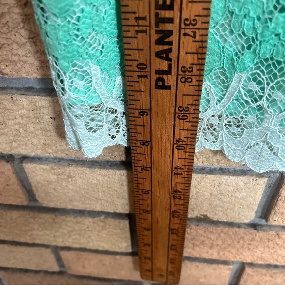 NWT New York & Company Sleeveless Green Color Block Lace Sheath Dress Size 2 - Picture 6 of 6